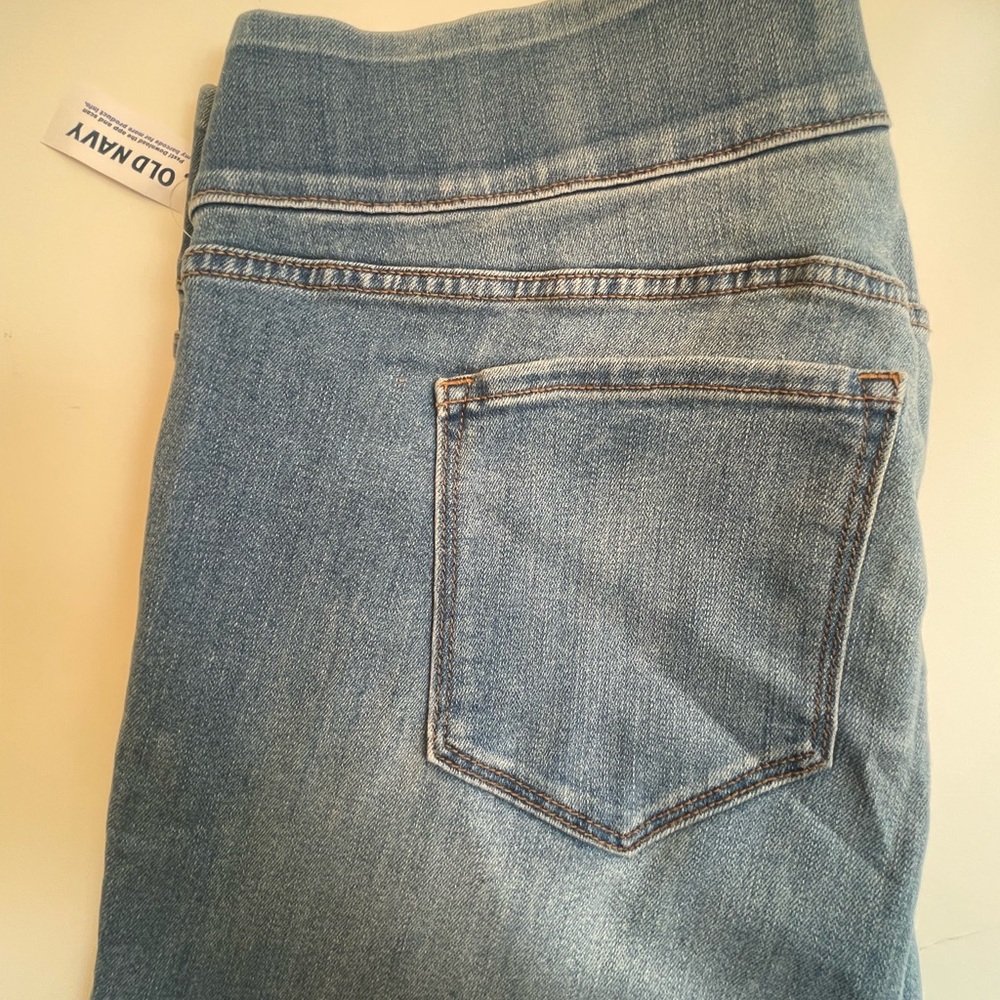 Old Navy Blue Jeggings with Medium Wash. Stretch Pull-On  and Plus Size